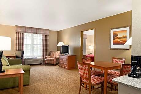 1 King Bed, Suite, Nonsmoking