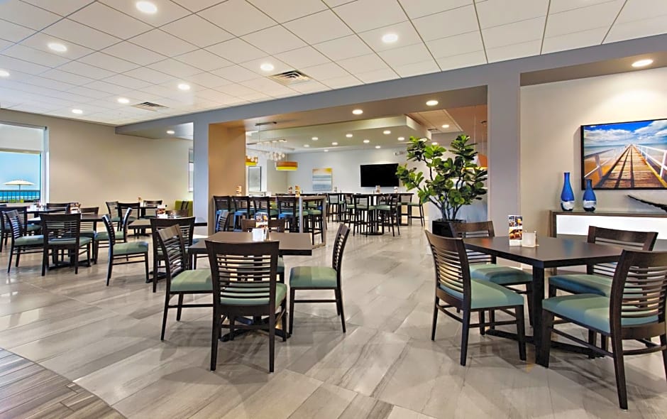 Holiday Inn Hotel & Suites Daytona Beach On The Ocean by IHG