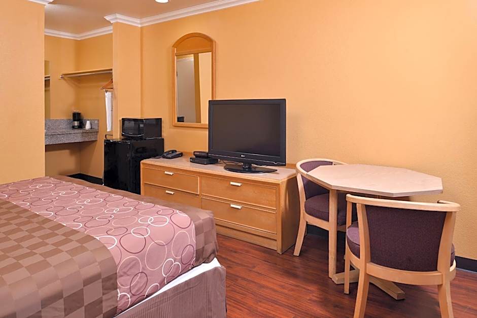 Americas Best Value Inn & Suites Clearlake Wine Country