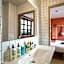 MOB HOTEL Paris Les Puces