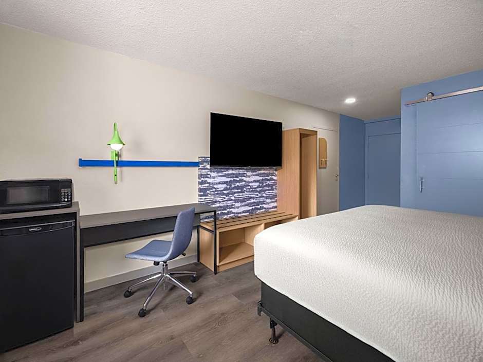 Garner Hotel Greenville East by IHG