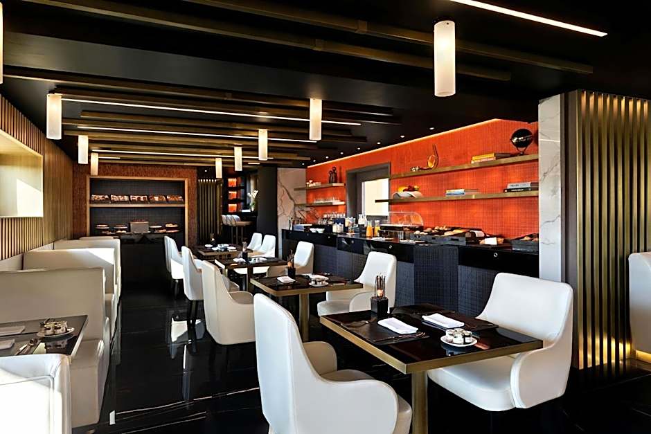 The Pantheon Iconic Rome Hotel, Autograph Collection by Marriott