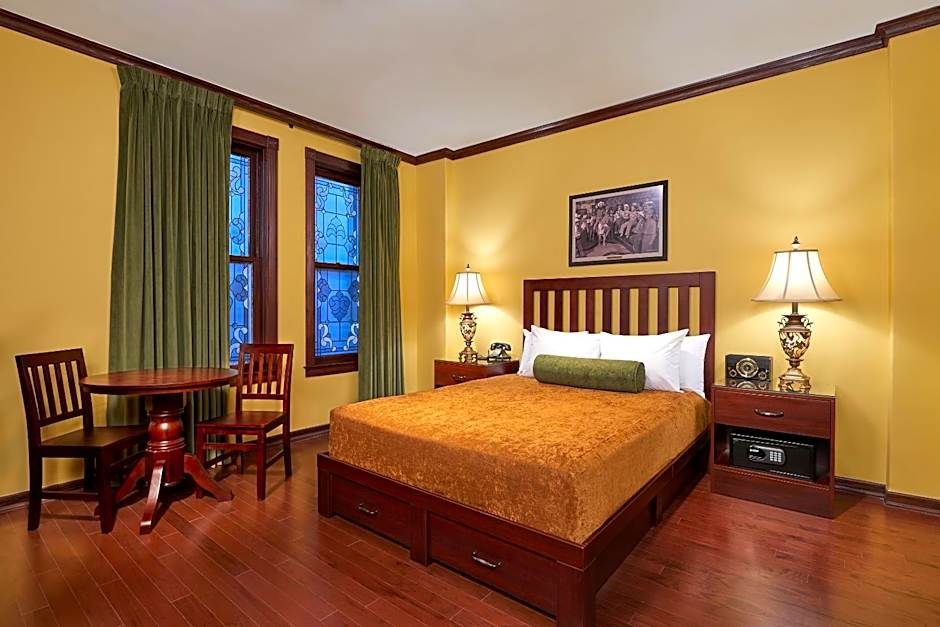Hotel Apache