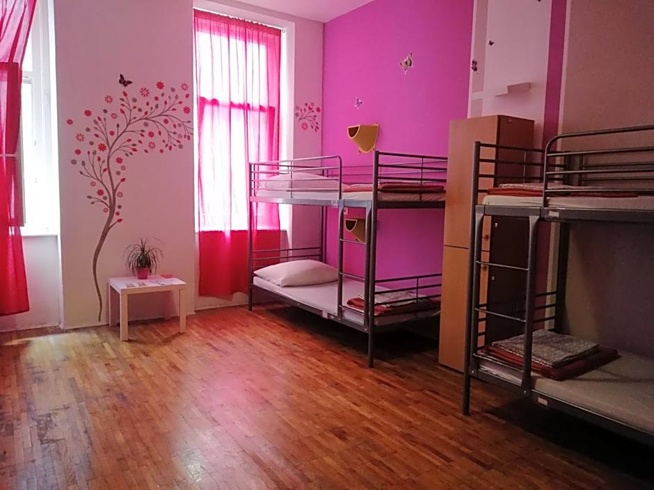 Budapest Party Hostel at Udvarom