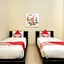 OYO 461 Hotel Madukoro Near RSI Hidayatullah