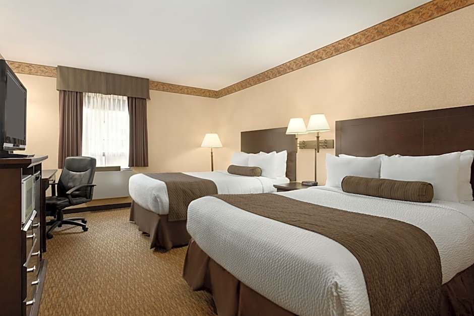 Days Inn & Suites by Wyndham Sault Ste. Marie ON