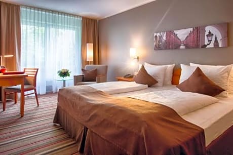 Comfort Double or Twin - Park, Sleep and Fly