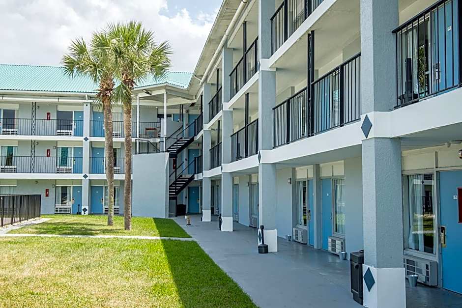 Motel 6 Altamonte Springs, FL