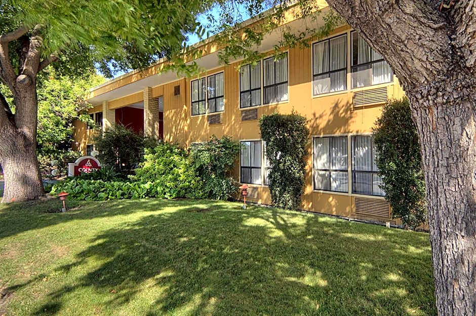 Days Inn by Wyndham Mountain View