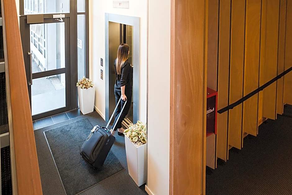 Gilmer Apartment Hotel