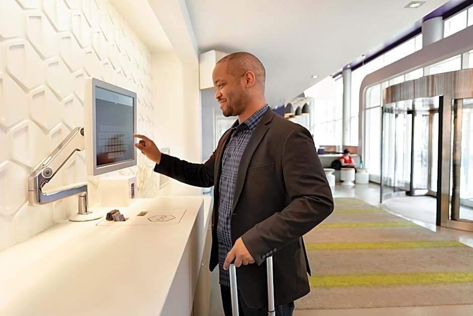 YOTEL Boston