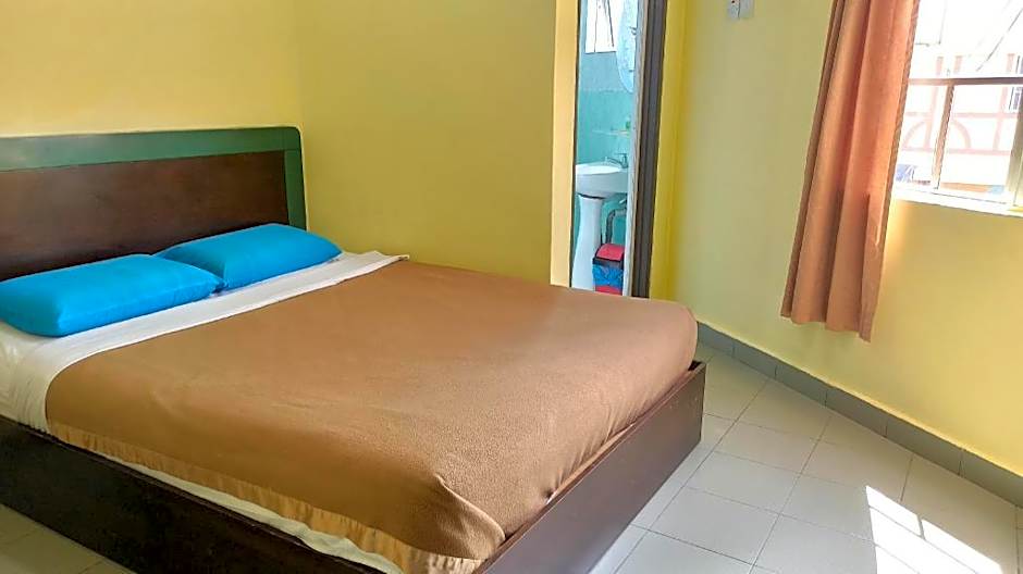 Ria Cameron Hotel