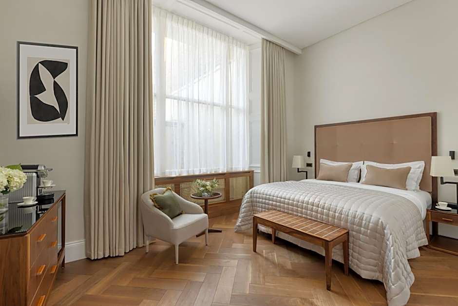 Photo 1 of 5 of Club Deluxe