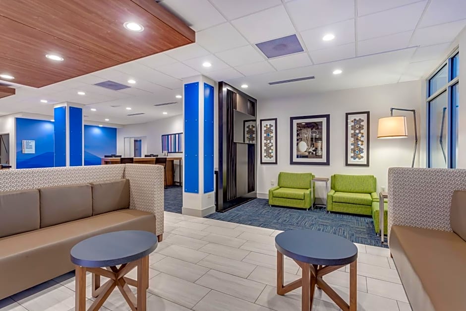 Holiday Inn Express & Suites Hammond By IHG