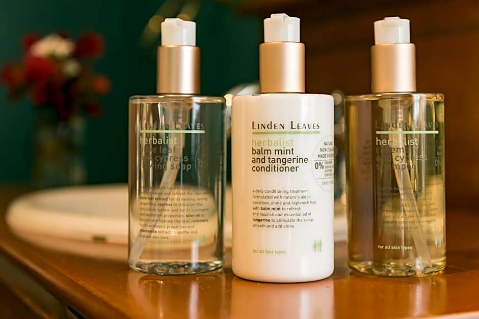 Arcadia Lodge Russell