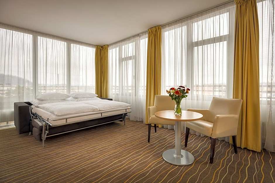 Photo 1 of 10 of Executive Suite