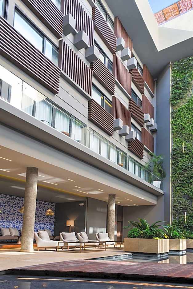 The Fives Downtown Hotel & Residences, Curio Collection by Hilton