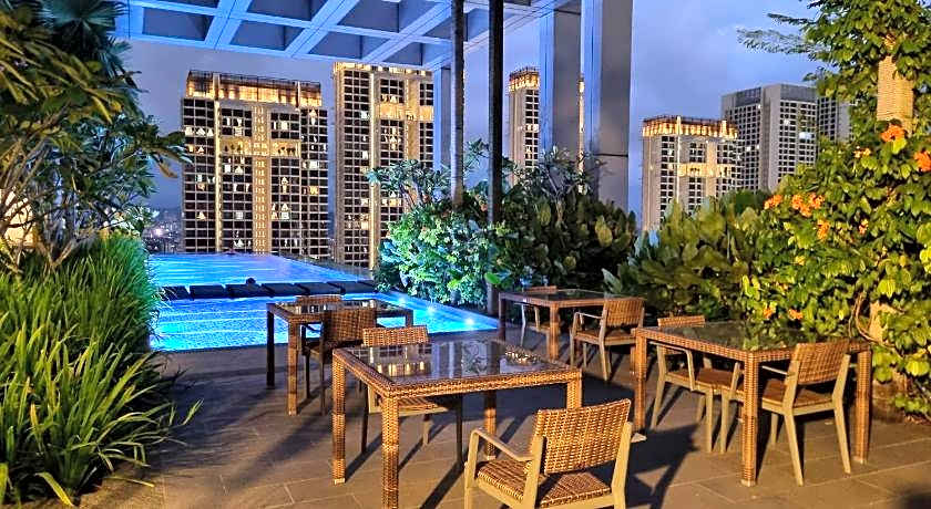 Pavilion 2 Revo l Rooftop Swimming Pool LS15