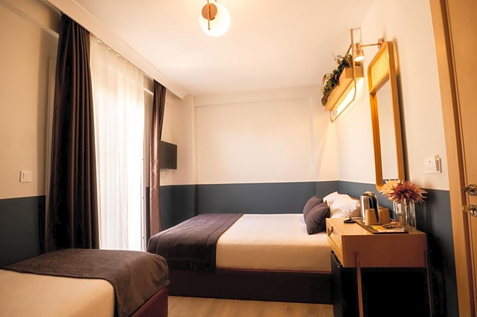Urla 1867 Hotel