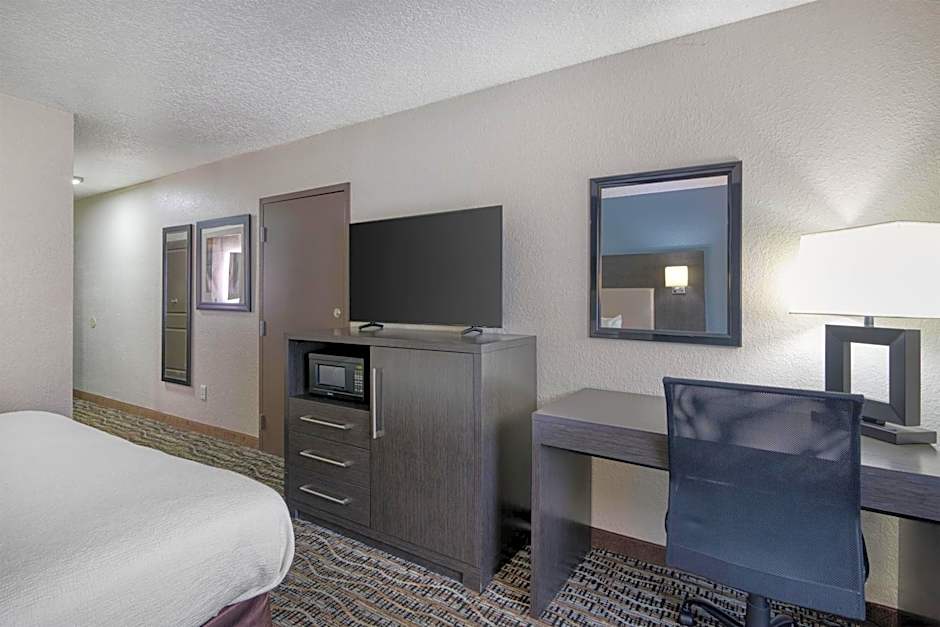 Best Western Waldo Inn & Suites