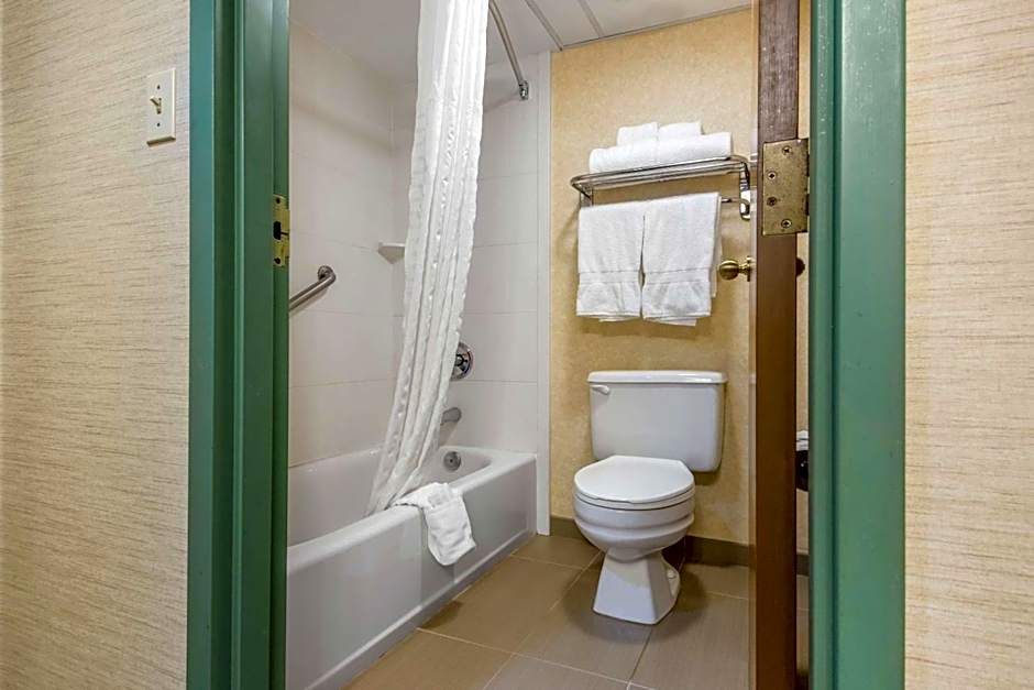 Quality Inn & Suites Mansfield