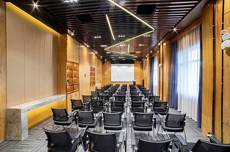 Atour Light Hotel Changsha Wuyi Square IFS Pedestrian Street