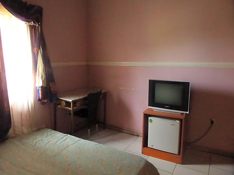 Aneio Hotel