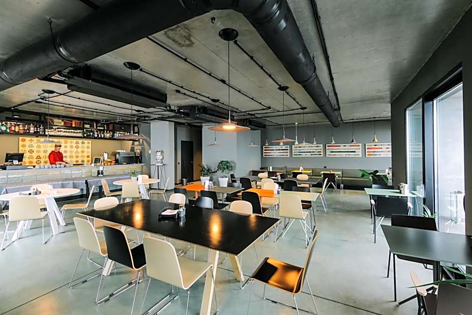 Quadrum Hotel