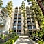 Howard Johnson by Wyndham Anaheim Hotel & Water Playground
