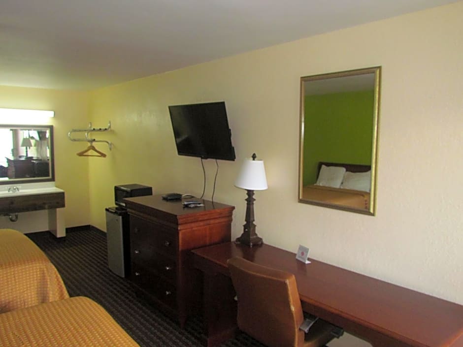 Red Carpet Inn - Augusta