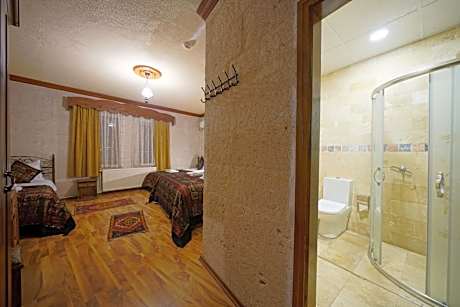 Quadruple Room with Bathroom