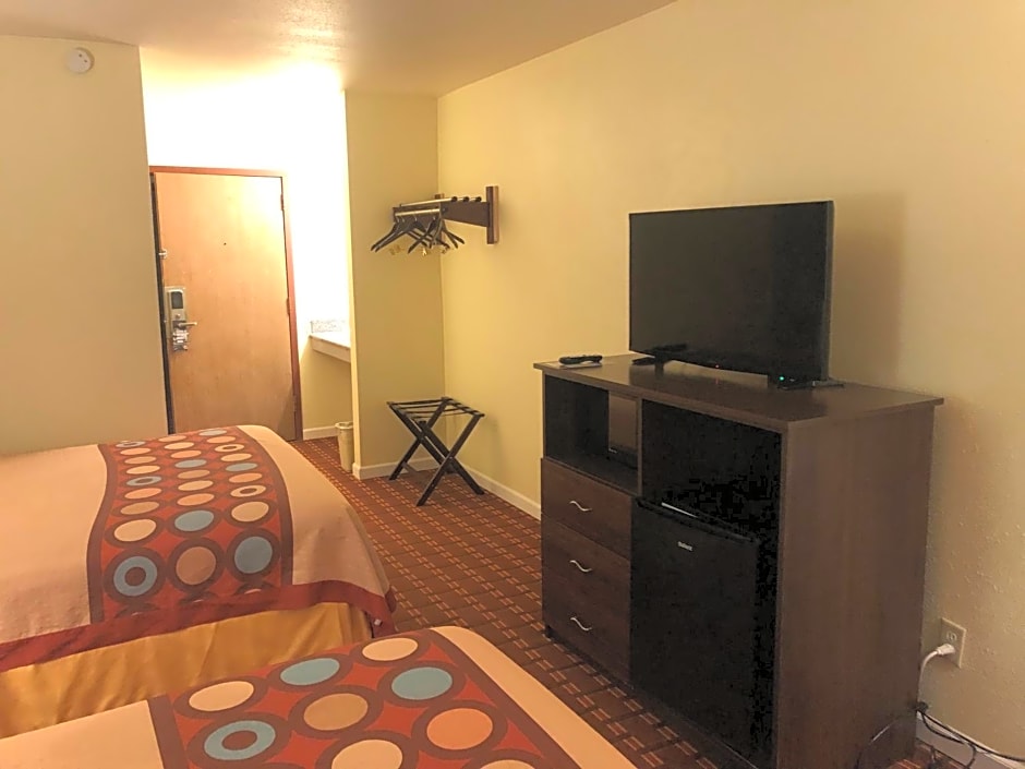 Super 8 by Wyndham Plover Stevens Point Area