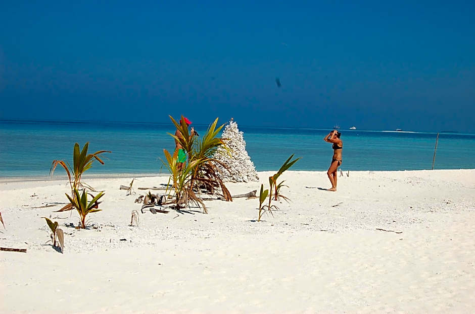 Vaali Maldives Island Escapes & Dive