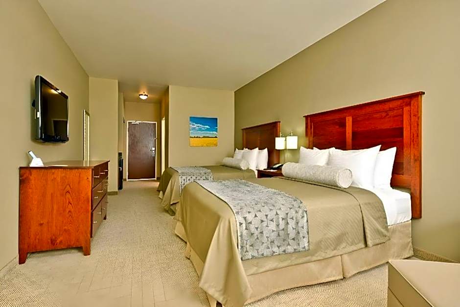 Green Mill Village Hotel & Suites, BW Signature Collection