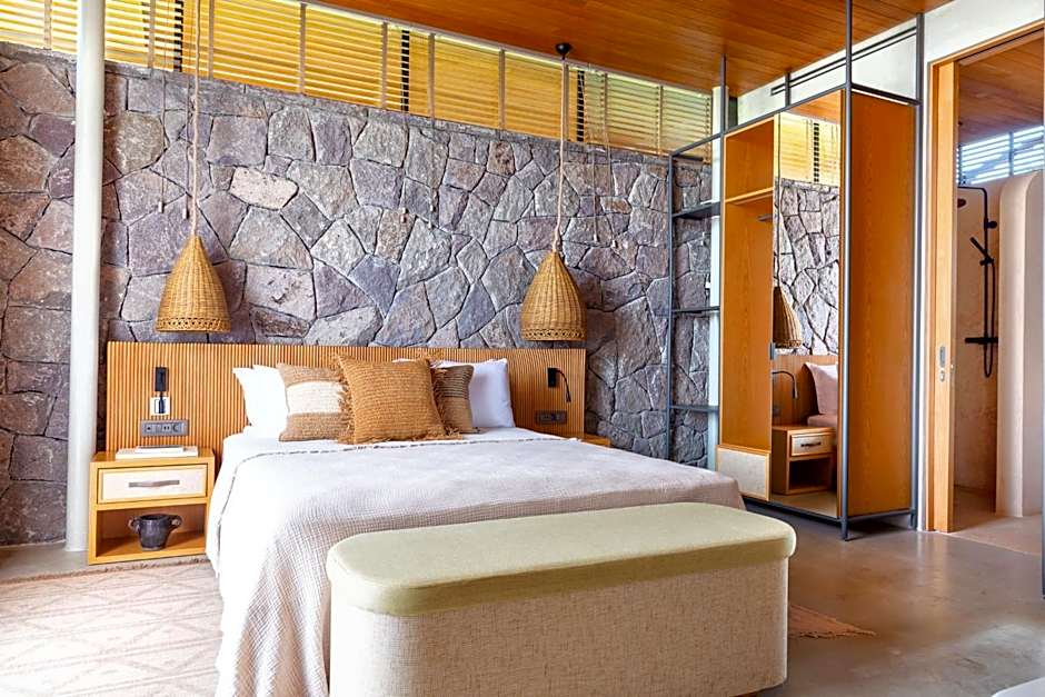 Birdcage 33 Hotel - Adult Only