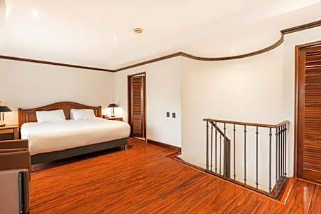 Grand Suite with Spa Bath