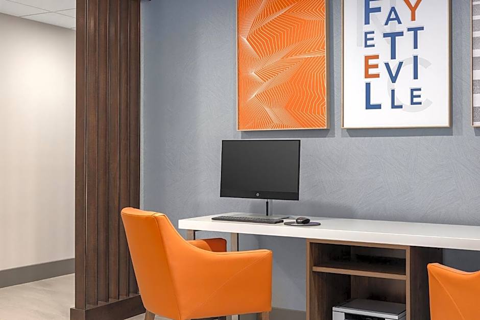 Holiday Inn Express Fayetteville-Fort Bragg