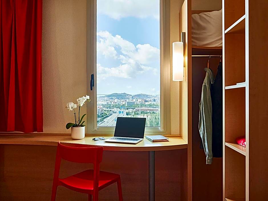 Ibis Barcelona Santa Coloma