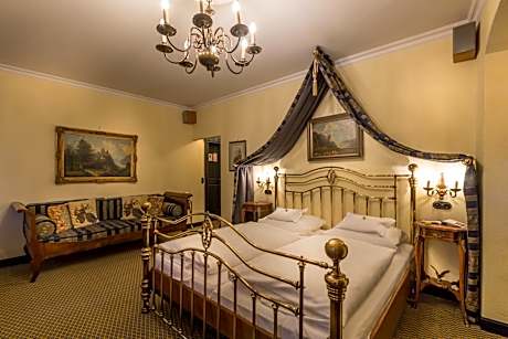 Deluxe Double Room with Shower