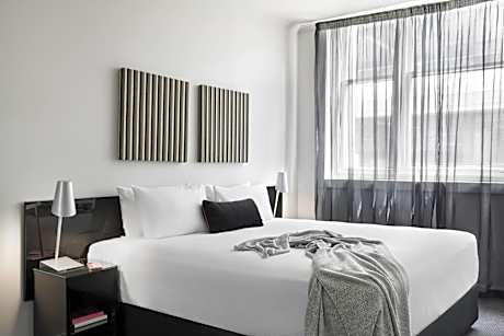 Superior One Bedroom Apartment