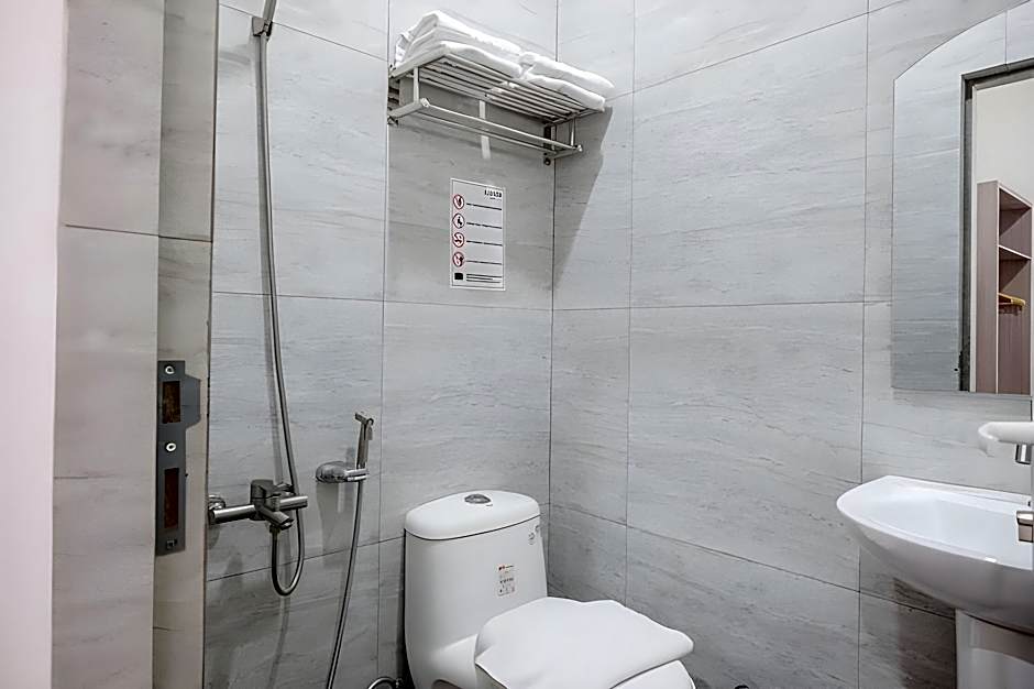 RedDoorz Plus @ Jalan Juanda Medan