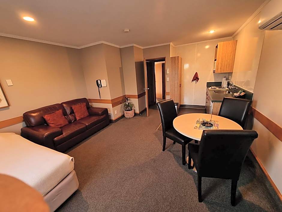 Amross Court Motor Lodge