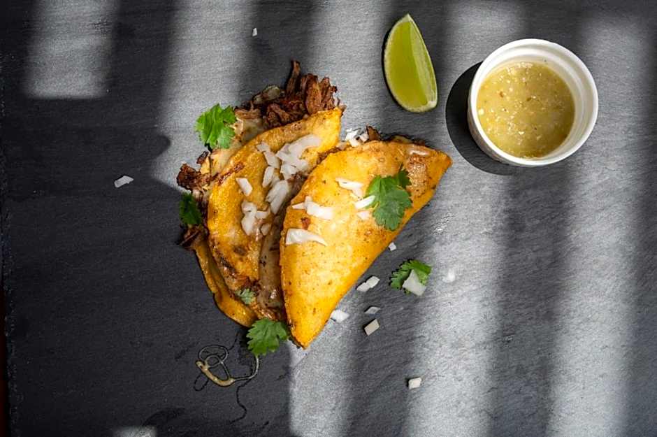 Hotel and Dive Center Roatan Yacht Club