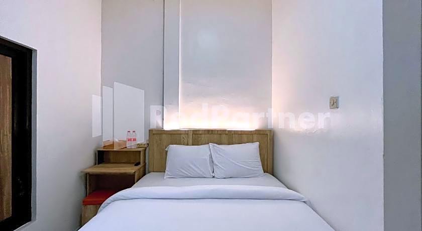 D Palma Near Lokananta Manahan Mitra RedDoorz