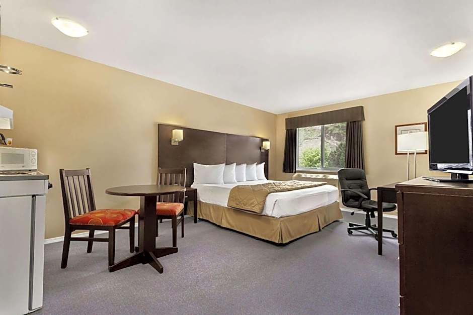 Super 8 by Wyndham West Kelowna BC