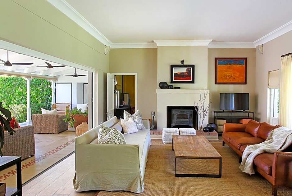Photo 1 of 20 of Villa