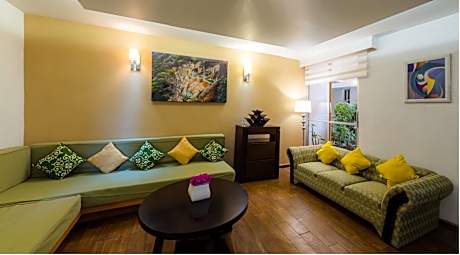 Executive Suite with Hot Tub