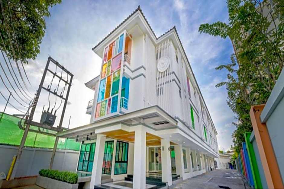 The Tint at Phuket Town Hotel