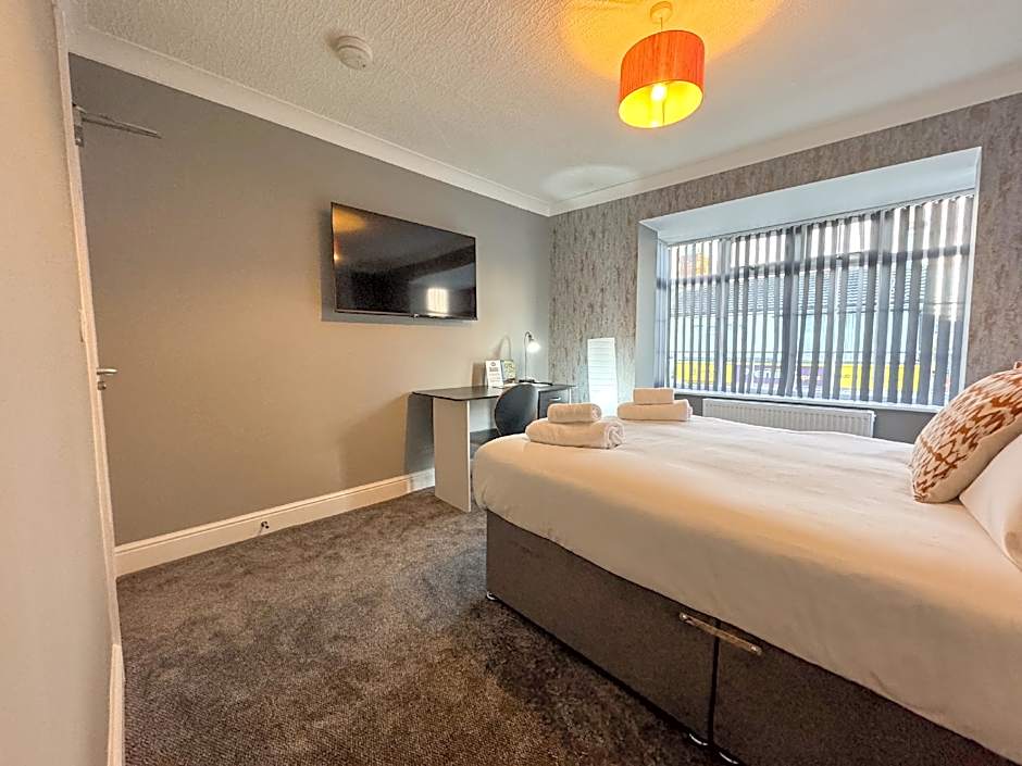 Photo 1 of 18 of Standard-King-Shared Bathroom-Street View