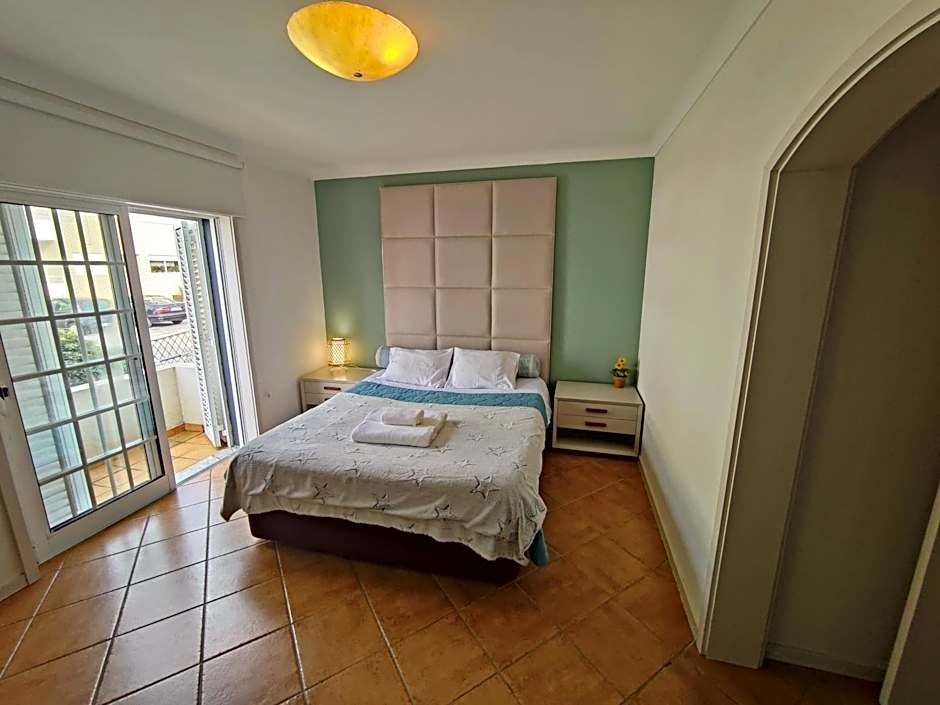 Vagueira Guest House & Beach Hostel